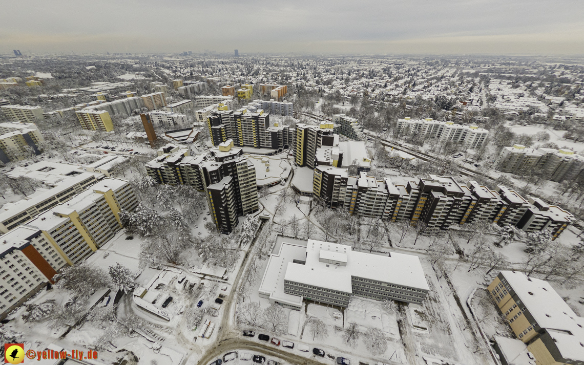 04.12.2021 - Karl-Marx-Ring und Marx-Zentrum in Neuperlach